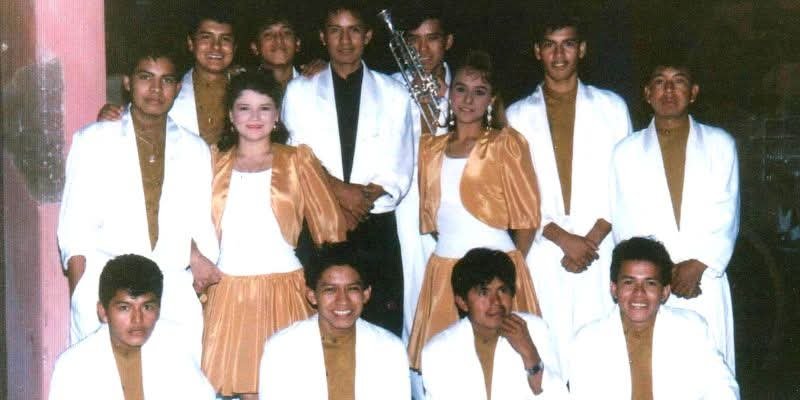 Fotografía antigua de los primeros integrantes del grupo
